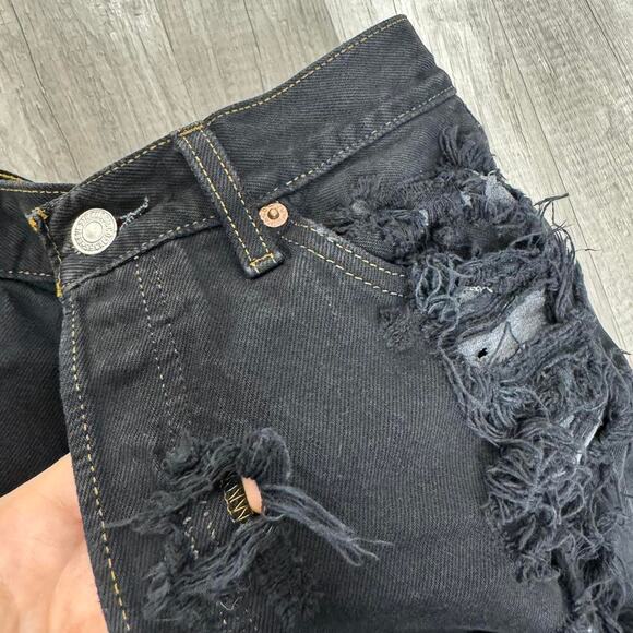 28" Waist Vintage Levis 501 Black Mid Rise Distressed Cut Off Jean Denim Shorts - Picture 3 of 8